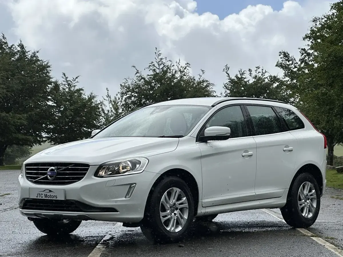 Used Volvo XC60 SE 190 HP (139 kW) 2015 White SUV