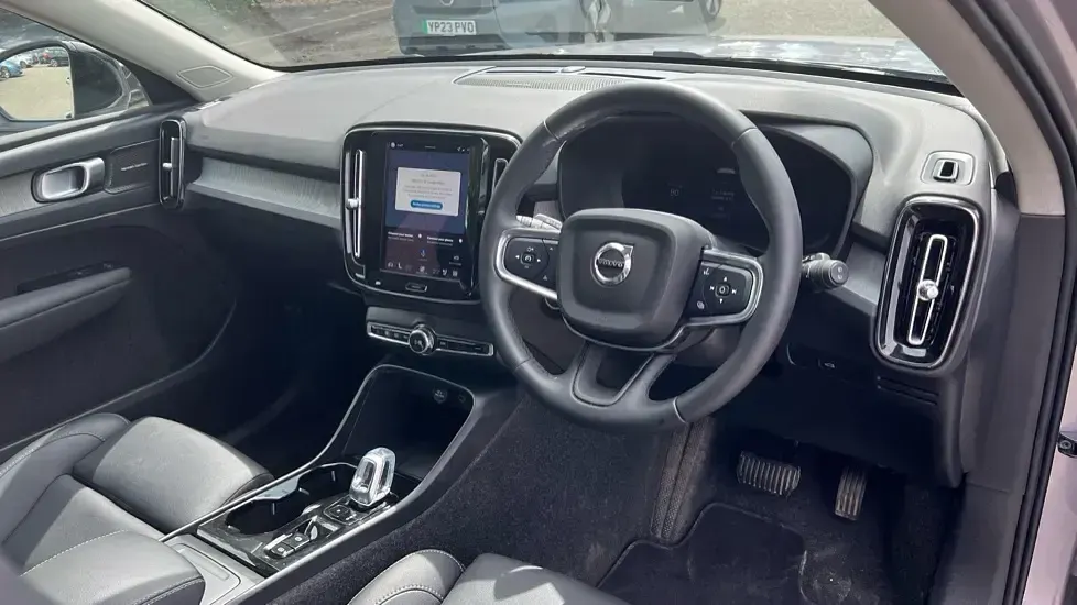 Used Volvo XC40 Ultra 163 HP (119 kW) 2025 Silver SUV