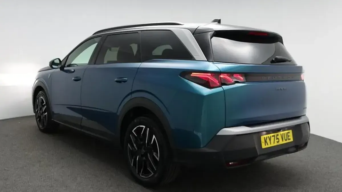 Used Peugeot 5008 Allure 143 HP (105 kW) 2025 Blue SUV