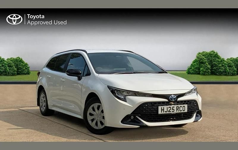 White Used 2025 Toyota Corolla | £24,450 (Fair price) - Image 1/3