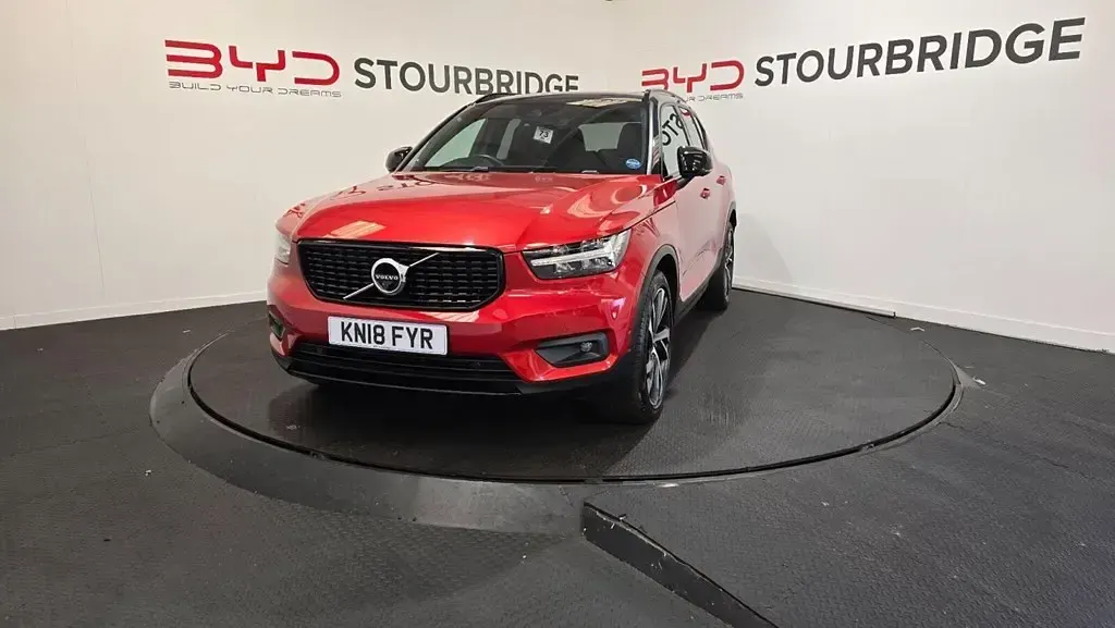 Used Volvo XC40 2018 Red SUV