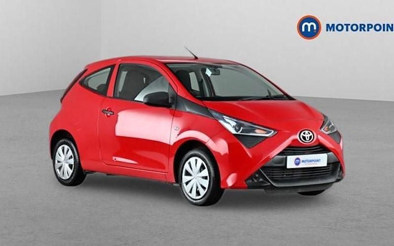 Usado Toyota Aygo 72 HP (52 kW) 2018 Vermelho Citadino