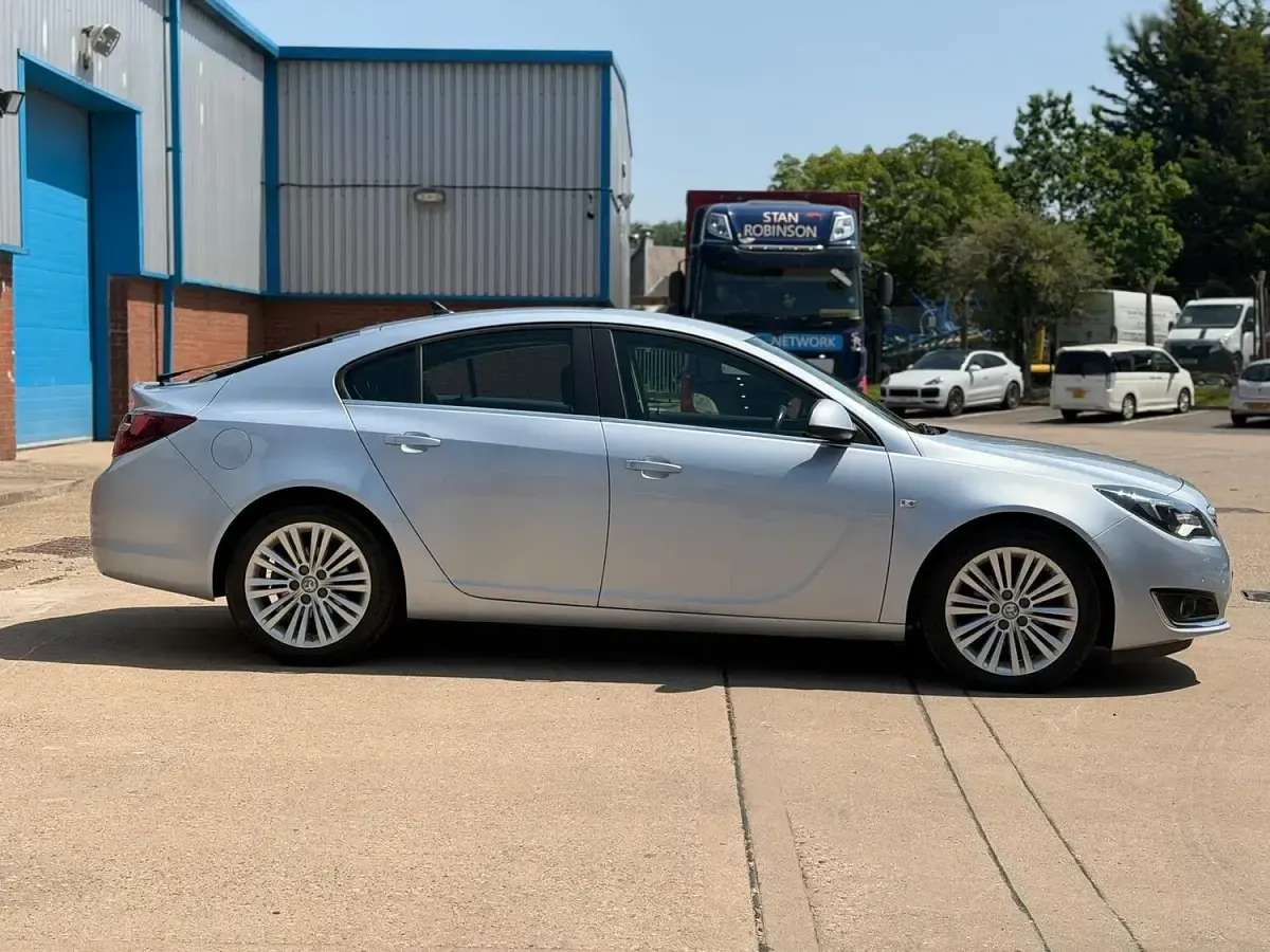 Used Vauxhall Insignia Design Edition 2017 Silver Hatchback