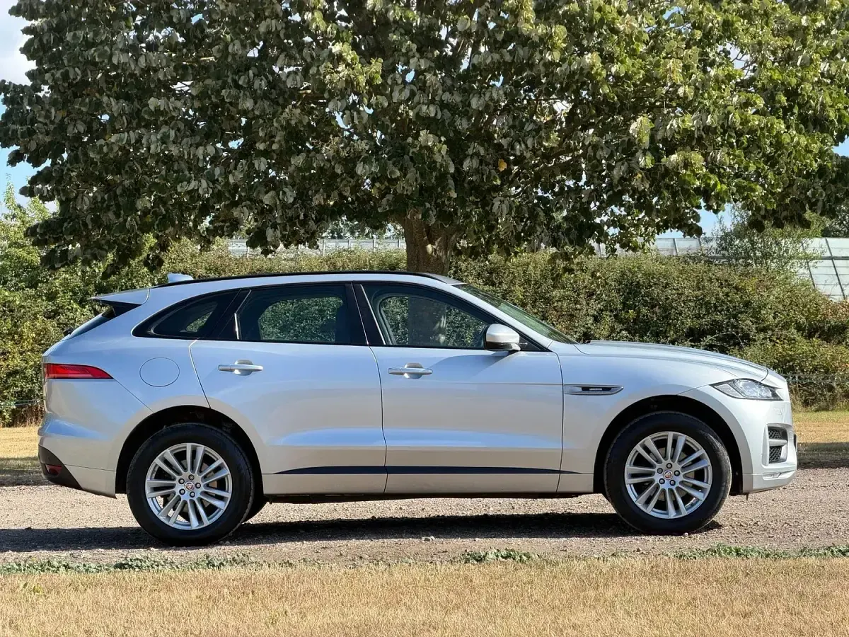 Used Jaguar F-Pace R-Sport 180 HP (132 kW) 2018 Silver SUV