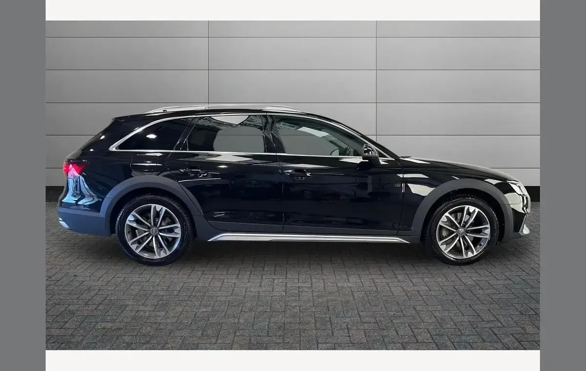 Used Audi A4 Allroad Sport 245 HP (180 kW) 2020 Mythos black Estate