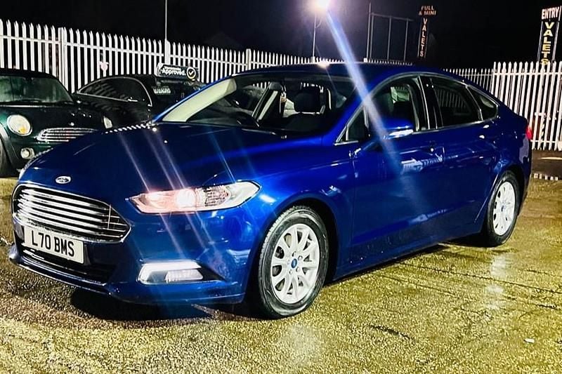 Blue Used 2015 Ford Mondeo Zetec Hatchback | £5,750 (Good price) - Image 1/1