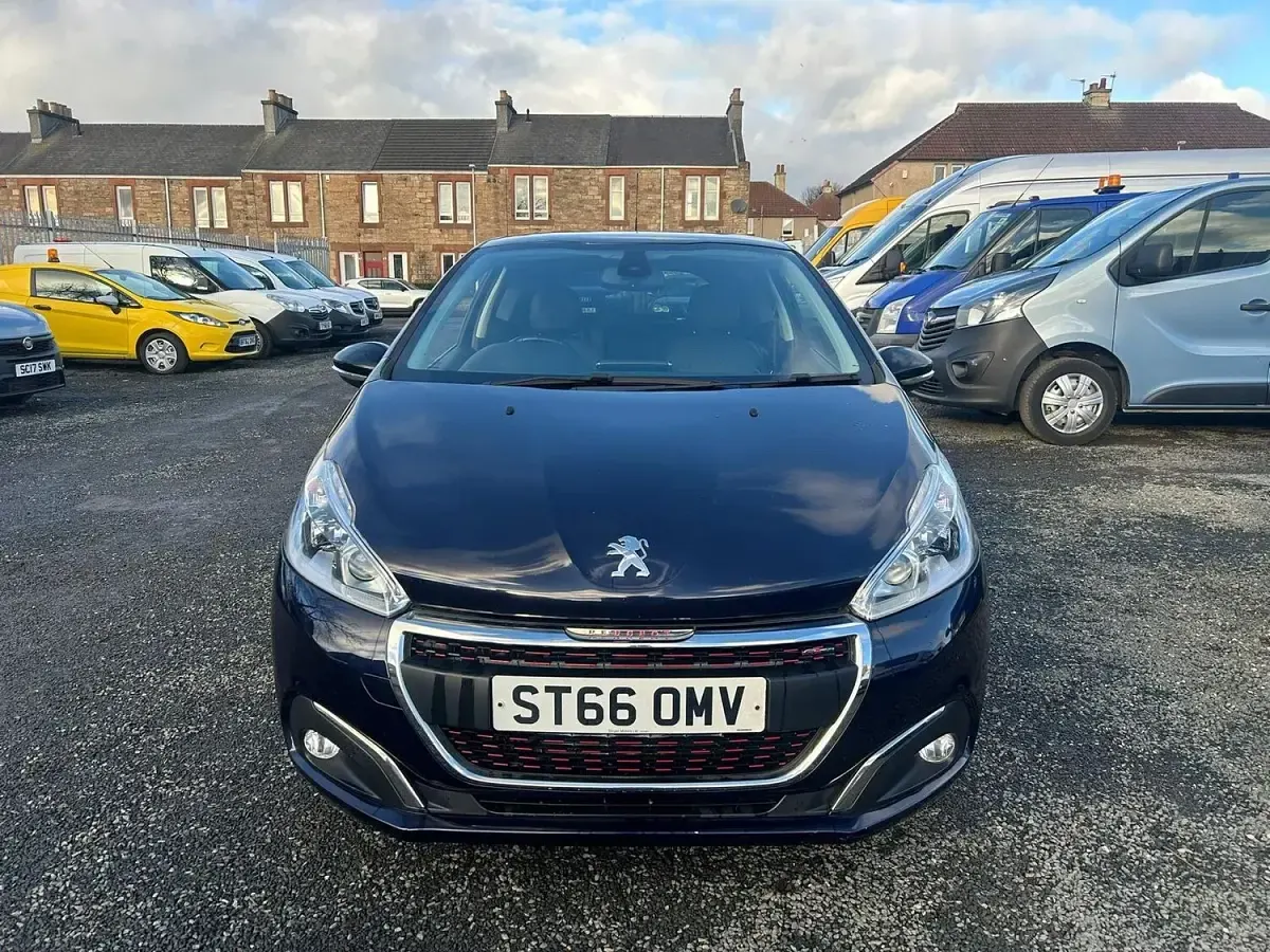 Używany Peugeot 208 GT-line 110 KM (80 kW) 2016 Niebieski Hatchback