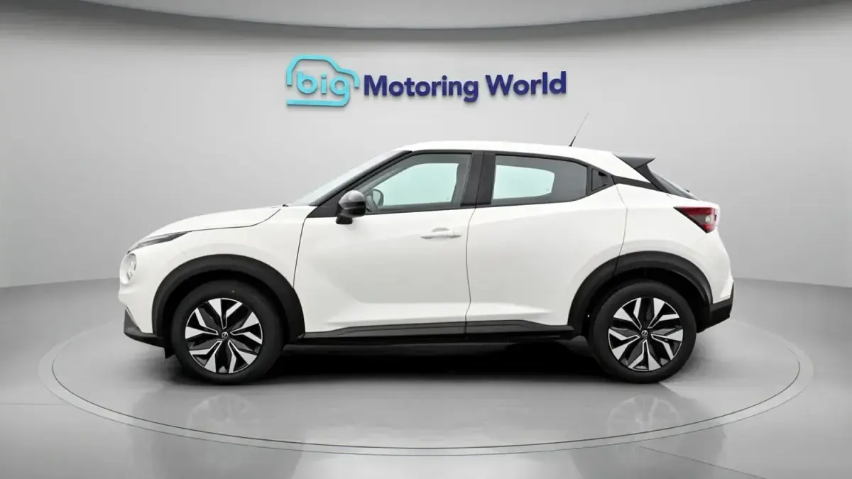 Usado Nissan Juke Acenta 114 HP (83 kW) 2022 Branco SUV