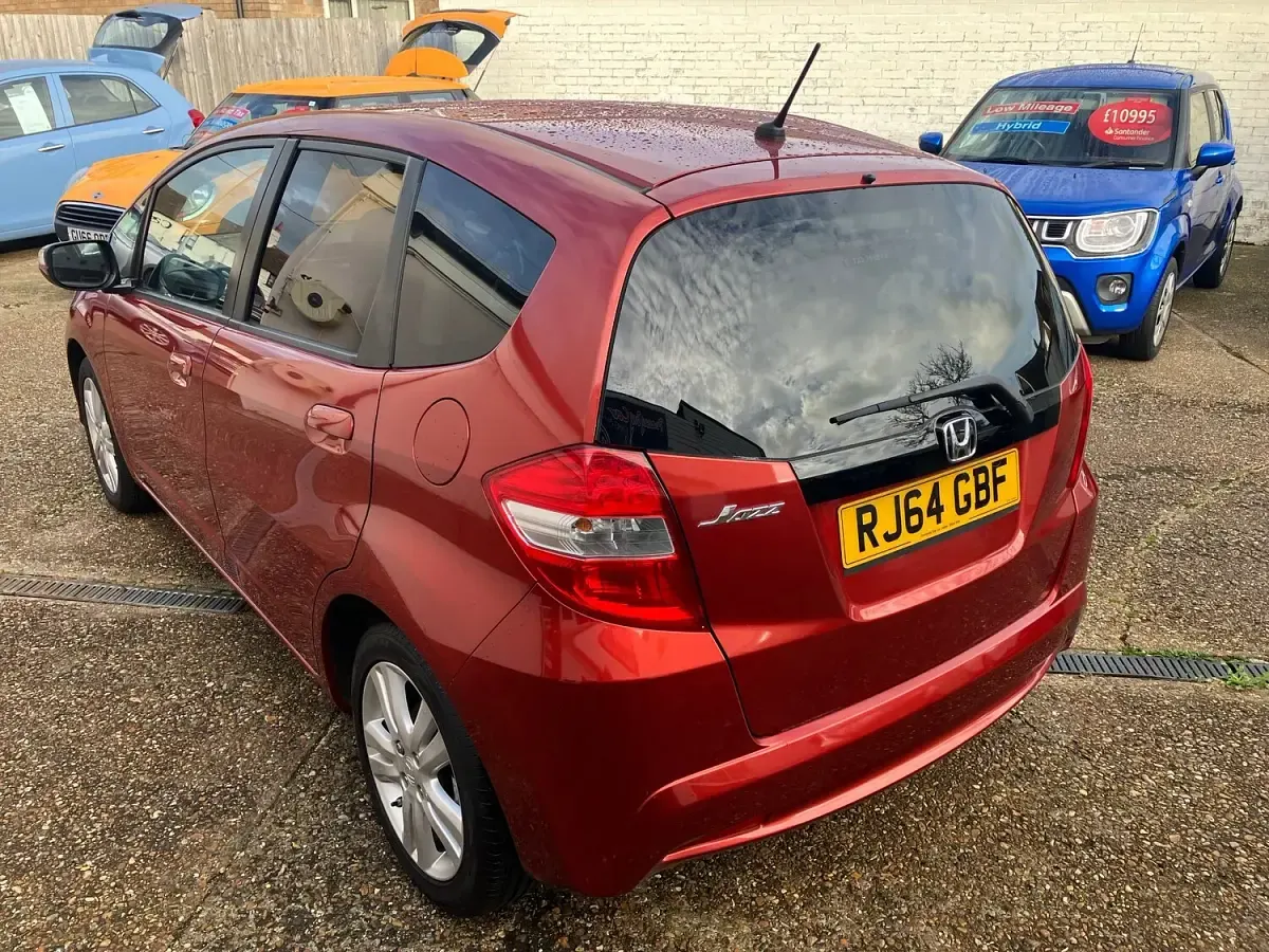 Used Honda Jazz ES 99 HP (72 kW) 2014 Red Hatchback