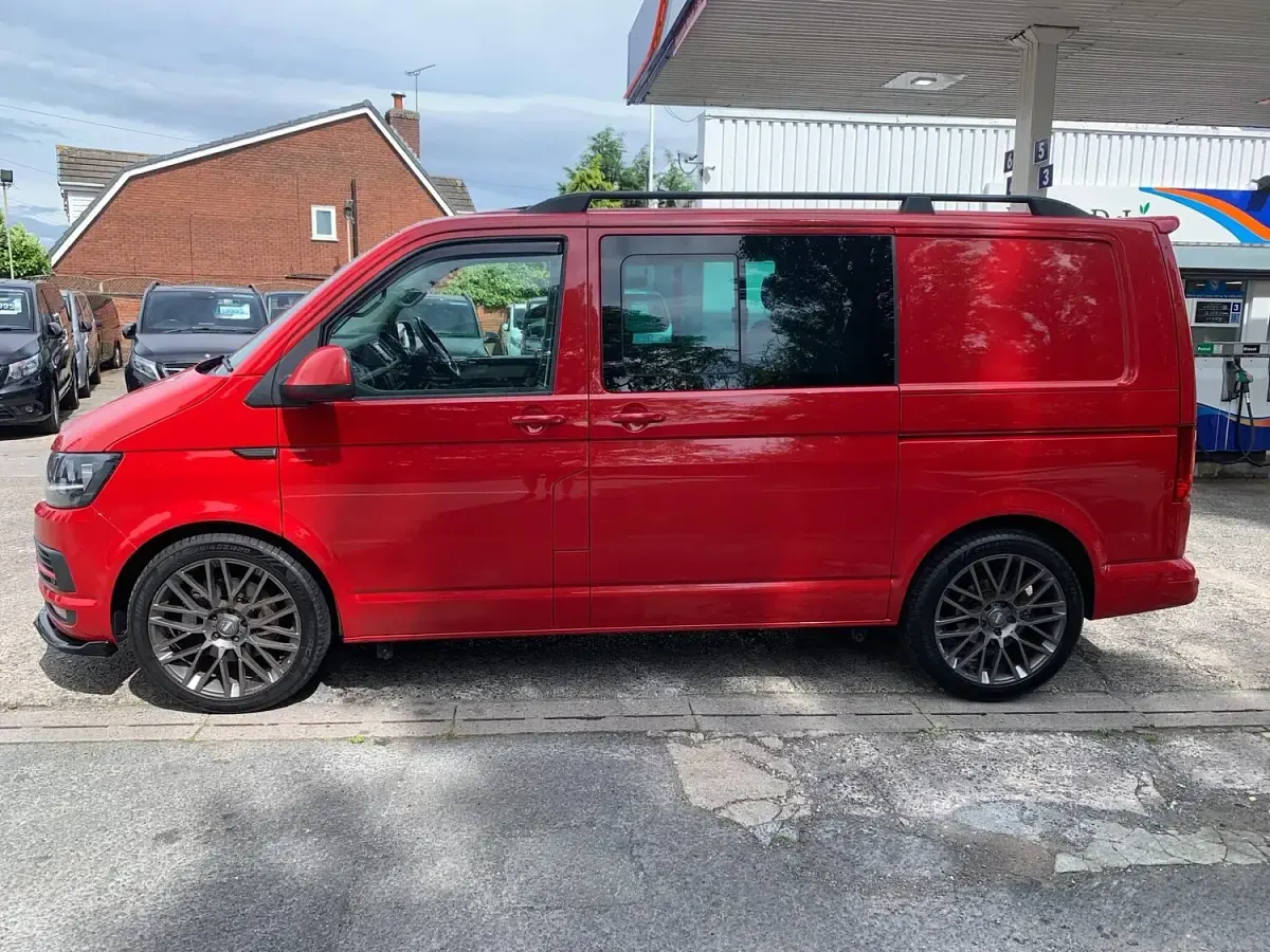 Used VW T6.1 Highline 150 HP (110 kW) 2019 Red Van