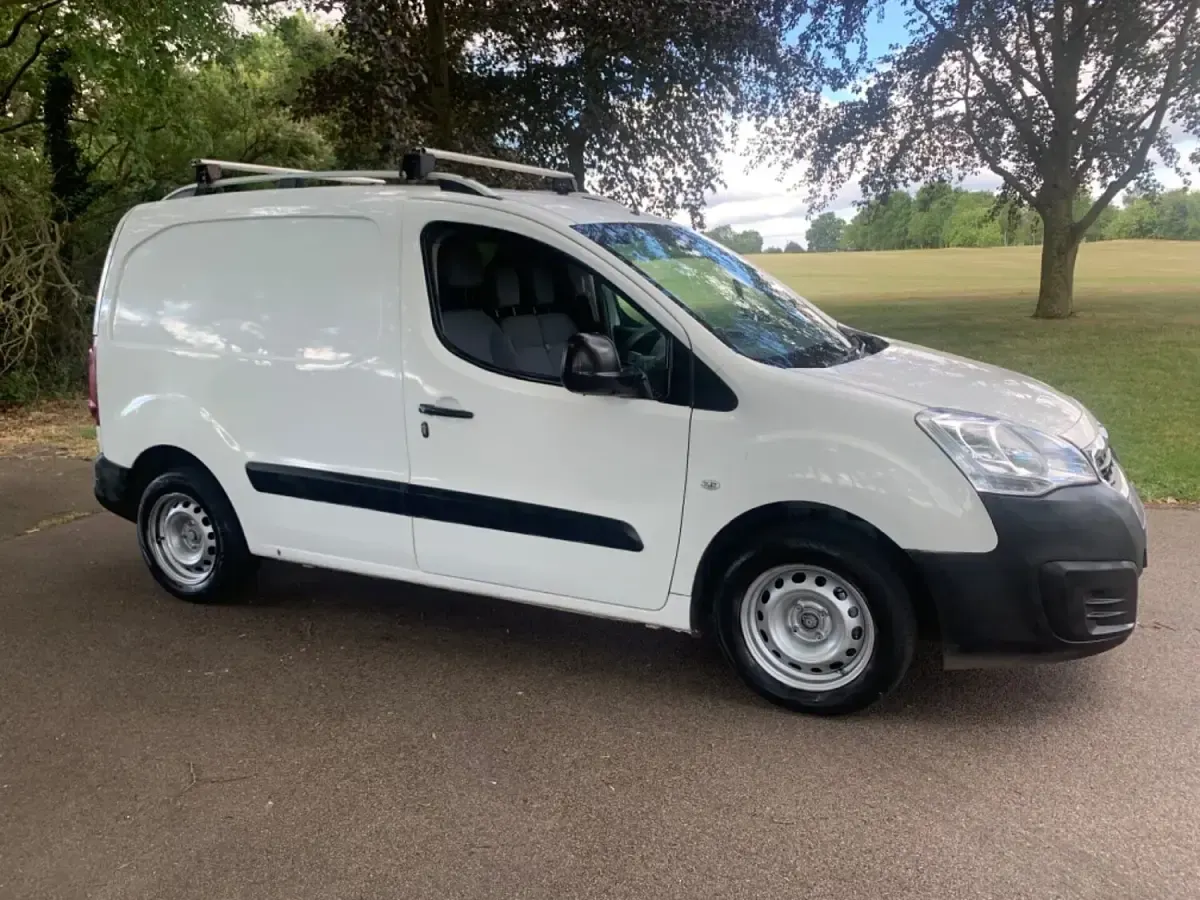 Used Peugeot Partner 2017 White