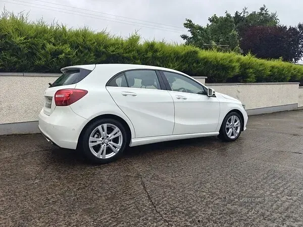 Used Mercedes A180 Executive 109 HP (80 kW) 2017 White Hatchback