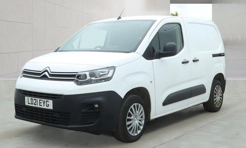 Used Citroën Berlingo 75 HP (55 kW) 2021 White MPV