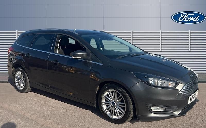 Used Ford Focus Zetec 125 HP (91 kW) 2017 Grey Estate
