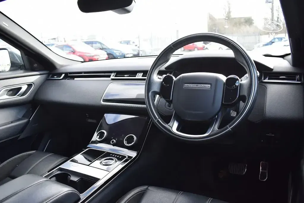 Used Land Rover Range Rover Velar SE Dynamic 180 HP (132 kW) 2020 White SUV