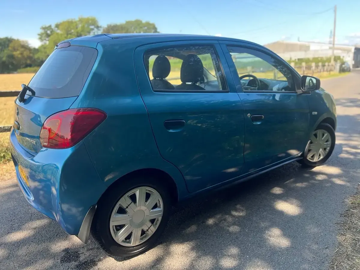 Used Mitsubishi Mirage 71 HP (52 kW) 2015 Blue Hatchback