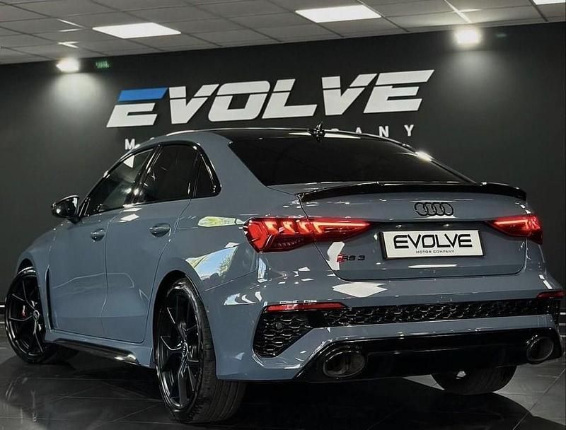 Usado Audi RS3 Comfort 400 CV (294 kW) 2022 Gris Berlina