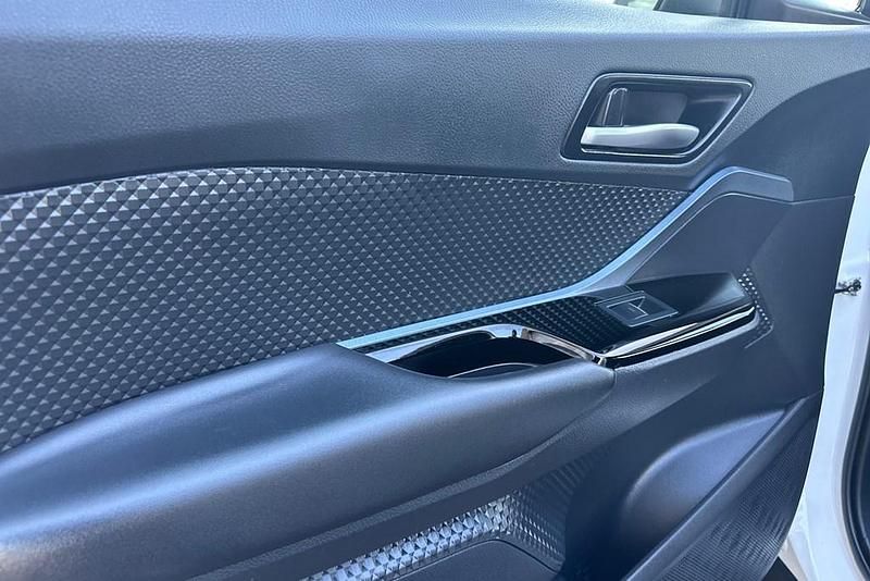 Used Toyota C-HR Design 122 HP (89 kW) 2020 White SUV