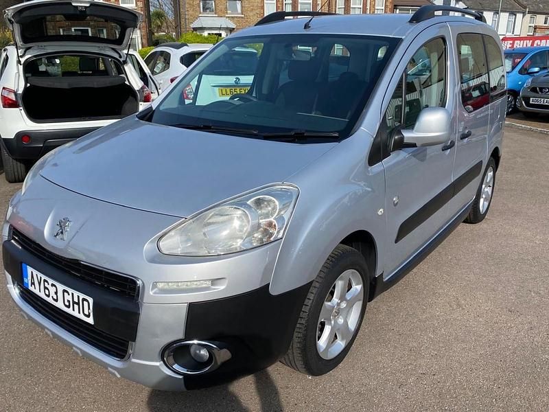 Used Peugeot Partner Tepee Outdoor 115 HP (84 kW) 2013 Silver MPV