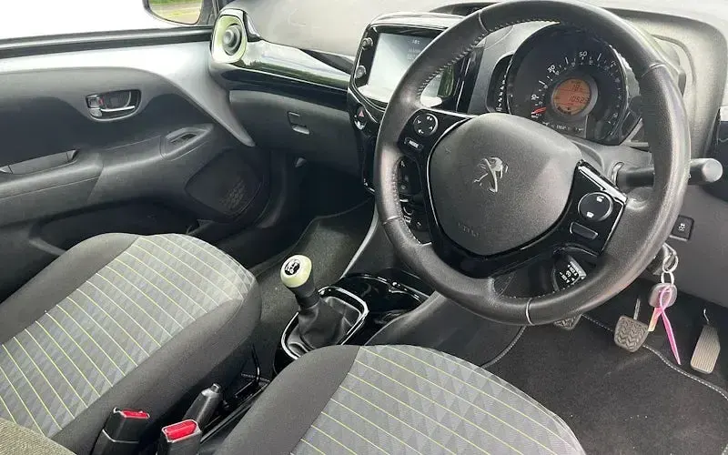 Used Peugeot 108 Collection 72 HP (52 kW) 2021 Silver Hatchback