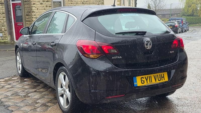 Used Vauxhall Astra SRi 2011 Black Hatchback