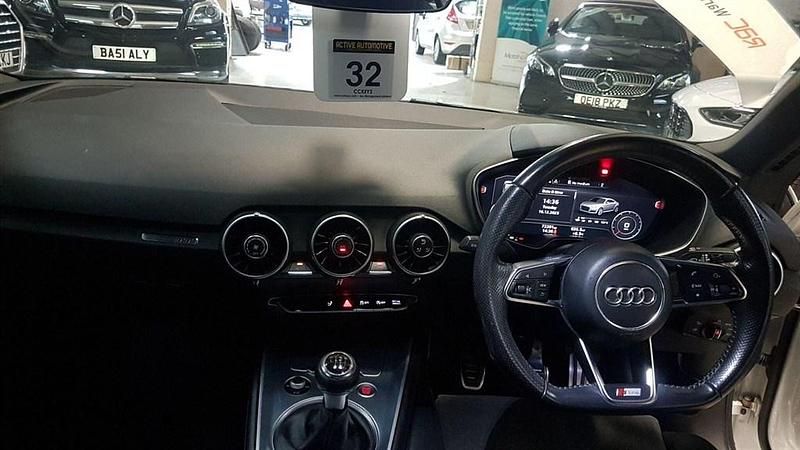 Used Audi TT S-Line 180 HP (132 kW) 2015 White Coupe