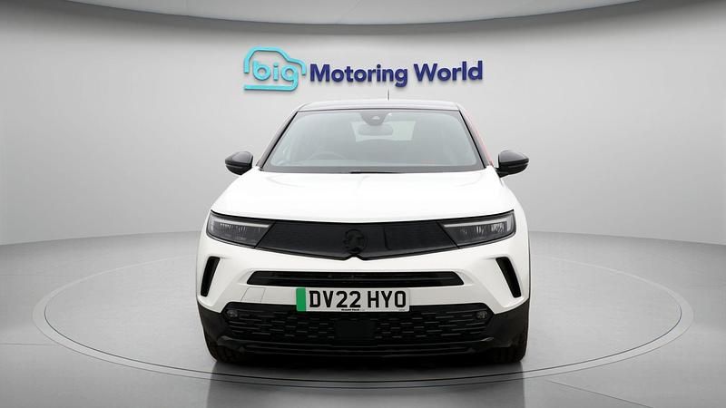 Used Vauxhall Mokka SRi 100 kW (136 HP) 2022 White SUV