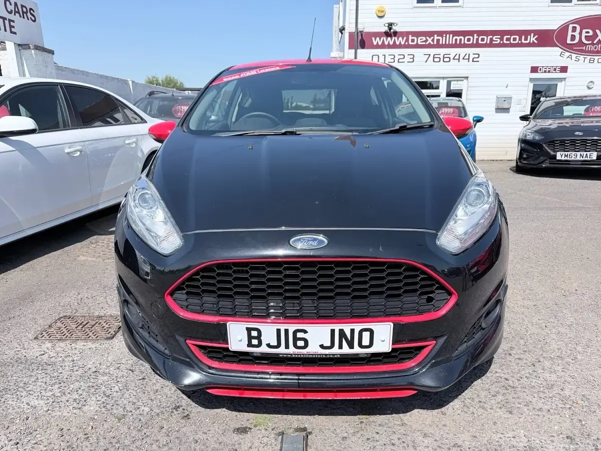 Used Ford Fiesta Zetec 140 HP (102 kW) 2016 Black Hatchback
