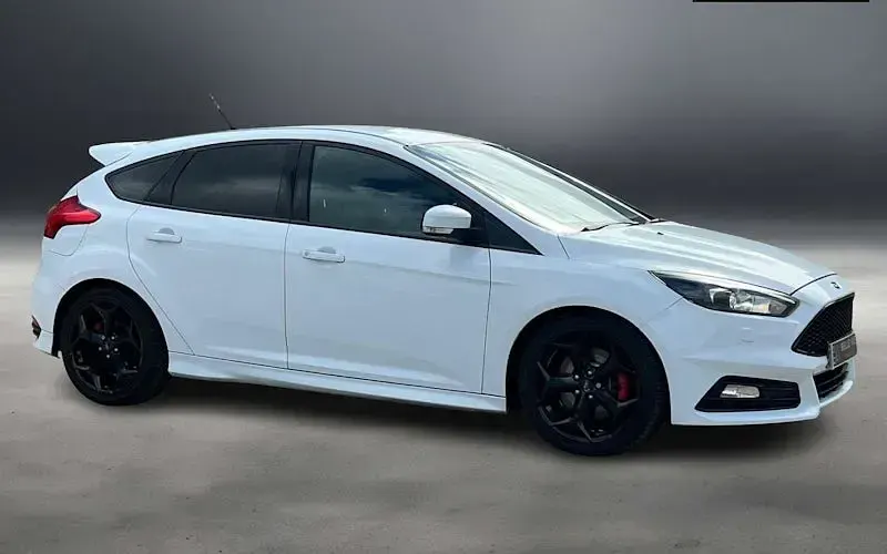 Used Ford Focus ST 250 HP (183 kW) 2016 Hatchback