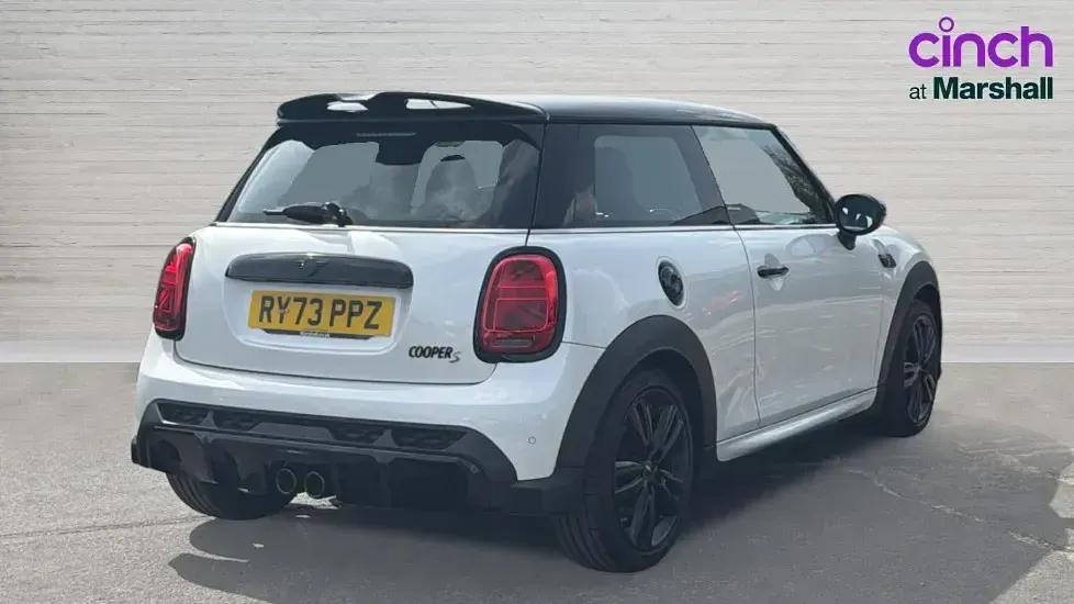 Gebraucht Mini Cooper S Premium 178 PS (130 kW) 2024 Weiß Kleinwagen