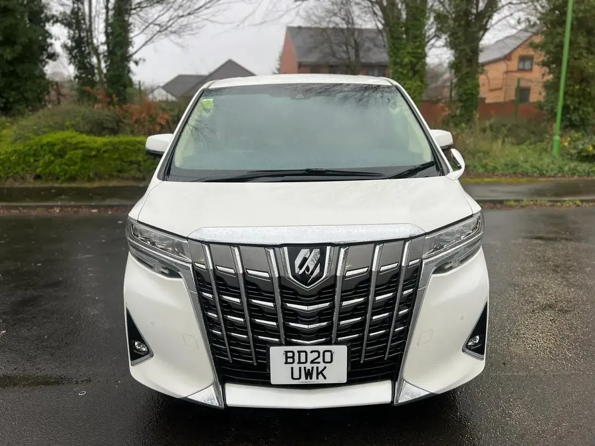 Used Toyota Alphard 182 HP (133 kW) 2026 White MPV
