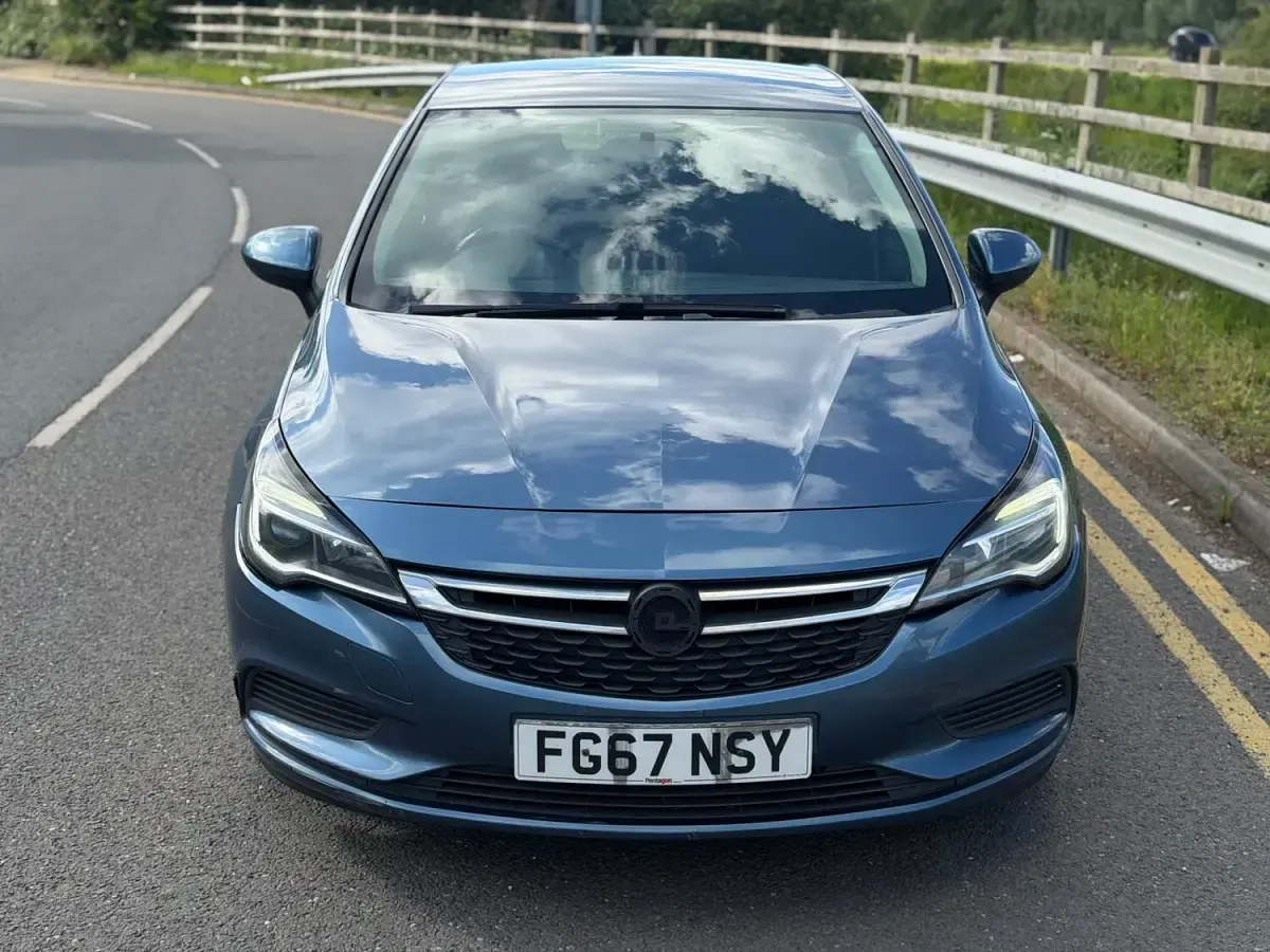 Used Vauxhall Astra 110 HP (80 kW) 2017 Blue Hatchback