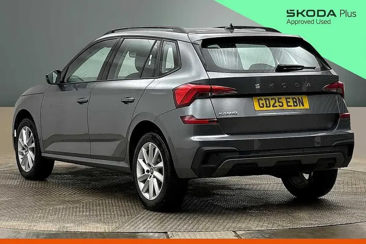 Usado Skoda Kamiq SE 113 HP (83 kW) 2025 Cinzento SUV