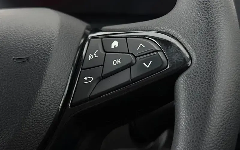 Used Dacia Sandero Essentiel 91 HP (66 kW) 2021 White Hatchback