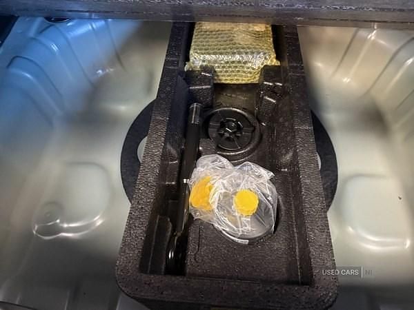 Blue New 2025 Kia Stonic GT-Line SUV | £19,995 (Fair price) - Image 1/4