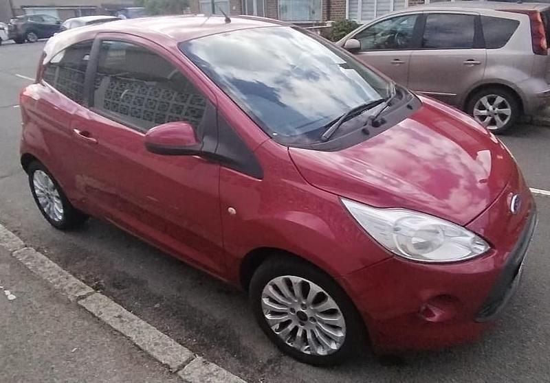 Red Used 2010 Ford Ka Zetec Hatchback | £1,000 (Good price) - Image 1/4