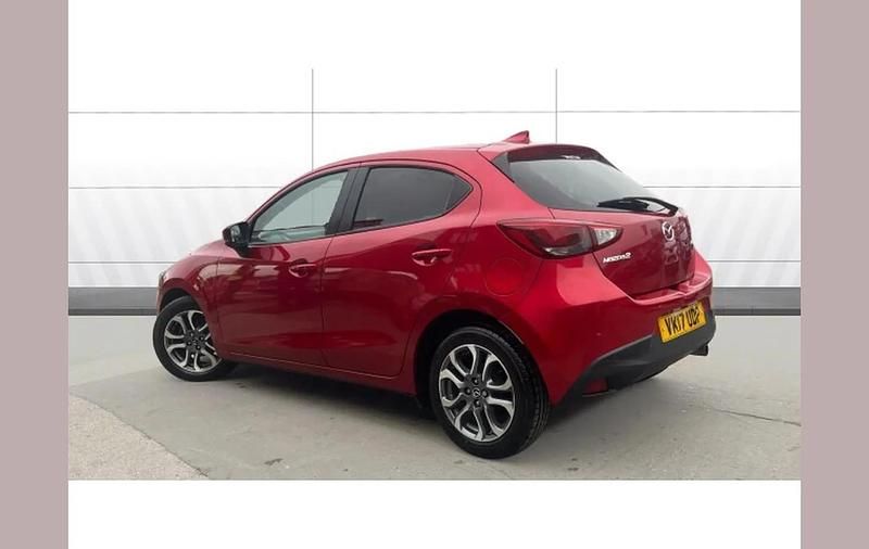 Used Mazda 2 Inclusive 88 HP (64 kW) 2017 Red Hatchback