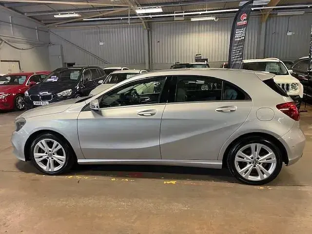 Used Mercedes A180 Executive 109 HP (80 kW) 2018 Silver Hatchback