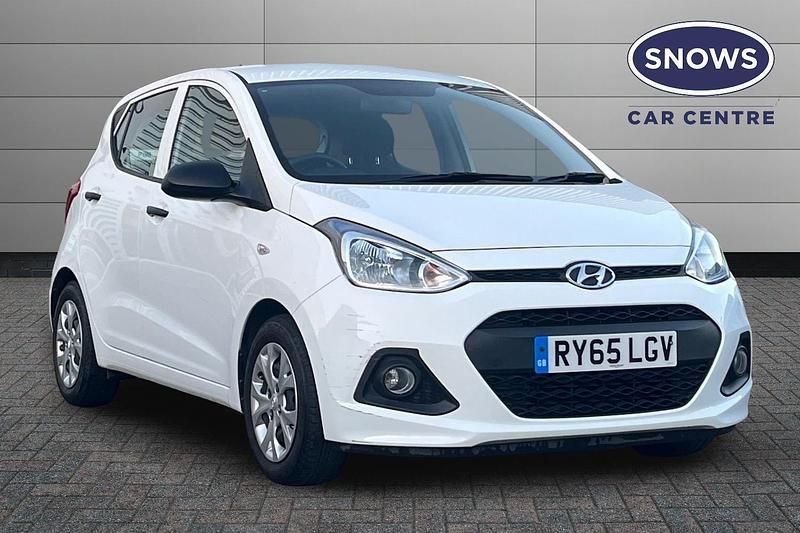 White Used 2016 Hyundai i10 Hatchback | £6,155 (Good price) - Image 1/4