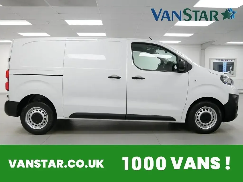Second-hand Peugeot Expert Premium 145 CP (106 kW) 2022 Alb Van