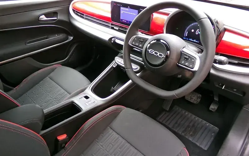 New Fiat 600E Red 114 kW (156 HP) 2025 Black SUV