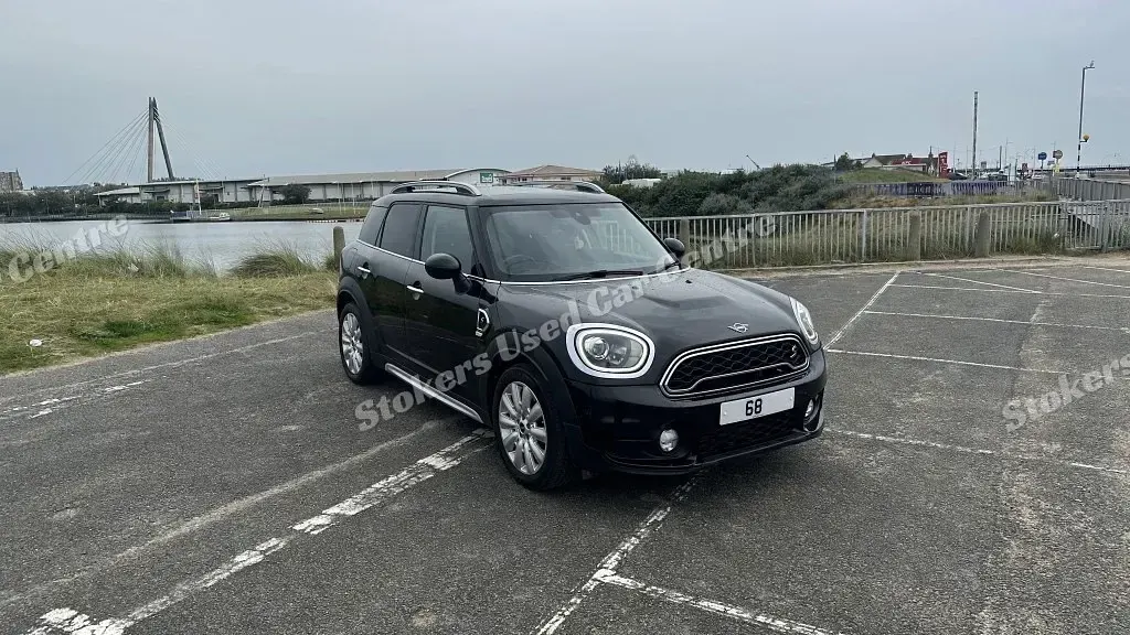 Begagnad Mini Cooper S 2018 Svart Halvkombi