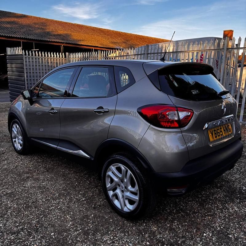Usado Renault Captur Dynamique 2015 Bege SUV