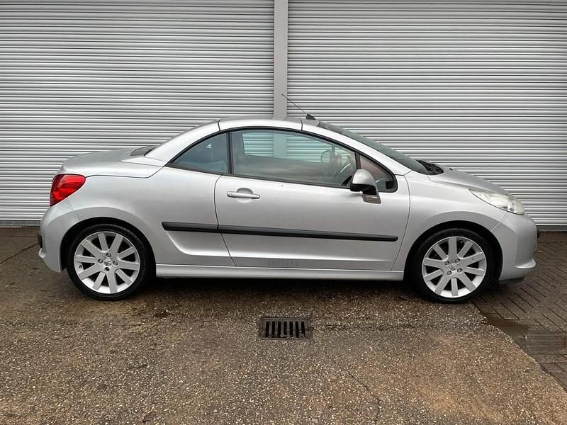 Used Peugeot 207 CC GT 120 HP (88 kW) 2007 Aluminium grey Cabriolet