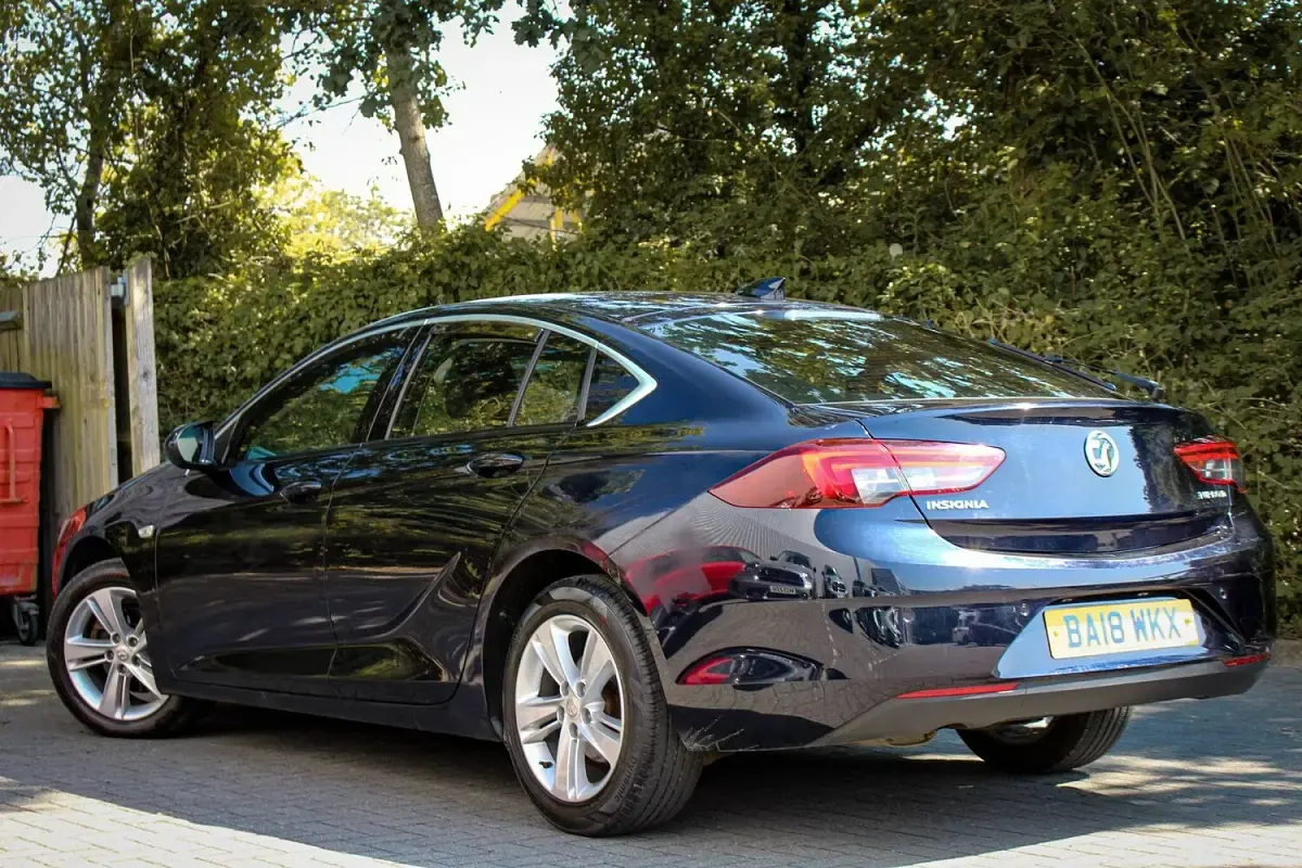 Used Vauxhall Insignia 2018 Blue Hatchback