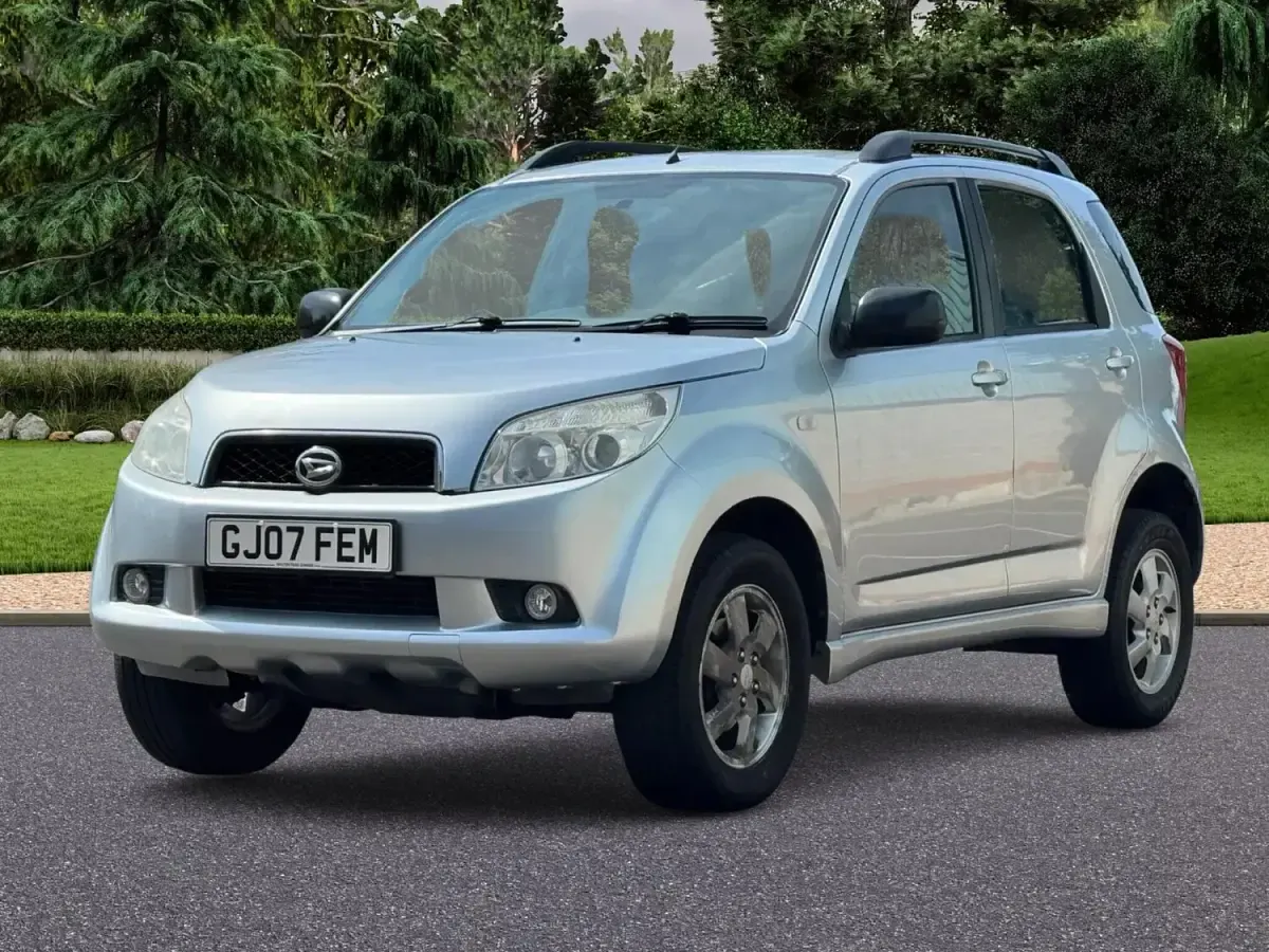 Used Daihatsu Terios 105 HP (77 kW) 2007 Silver SUV