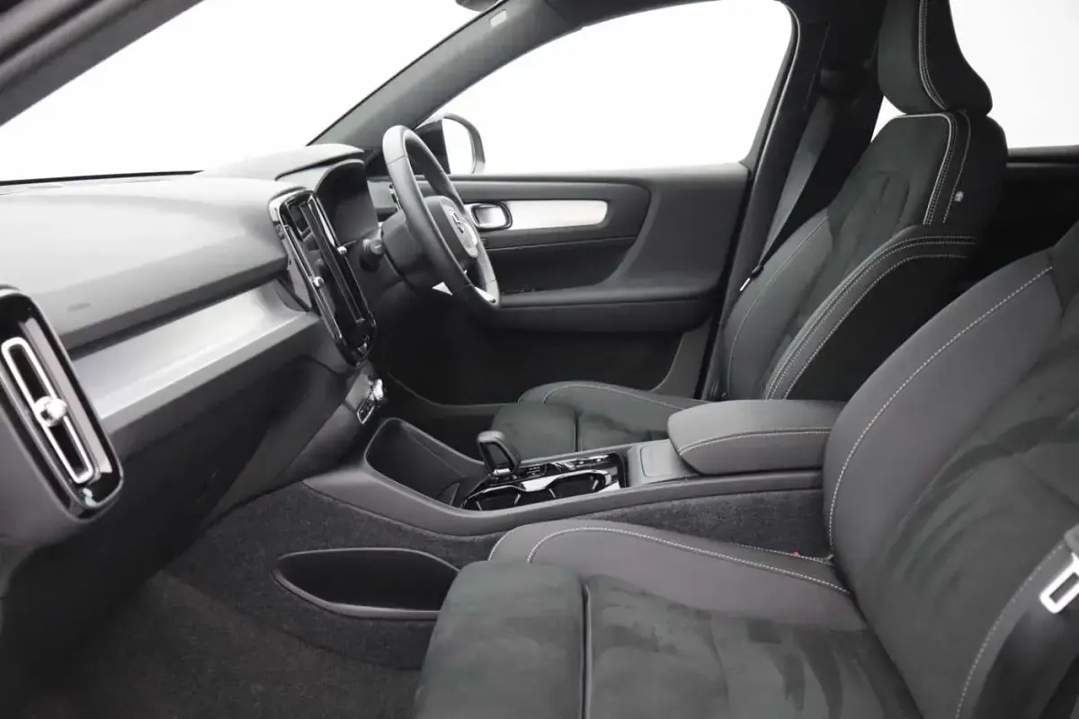 Used Volvo XC40 Plus 194 HP (142 kW) 2026 SUV