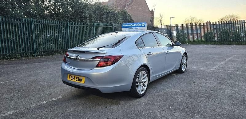 Used Vauxhall Insignia SRi 140 HP (102 kW) 2014 Silver Hatchback