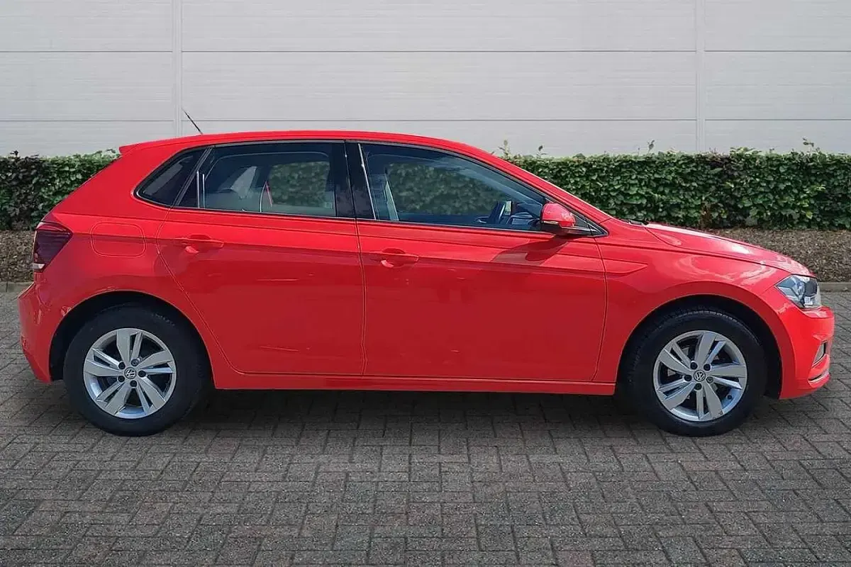 Used VW Polo SE 80 HP (58 kW) 2020 Red Hatchback