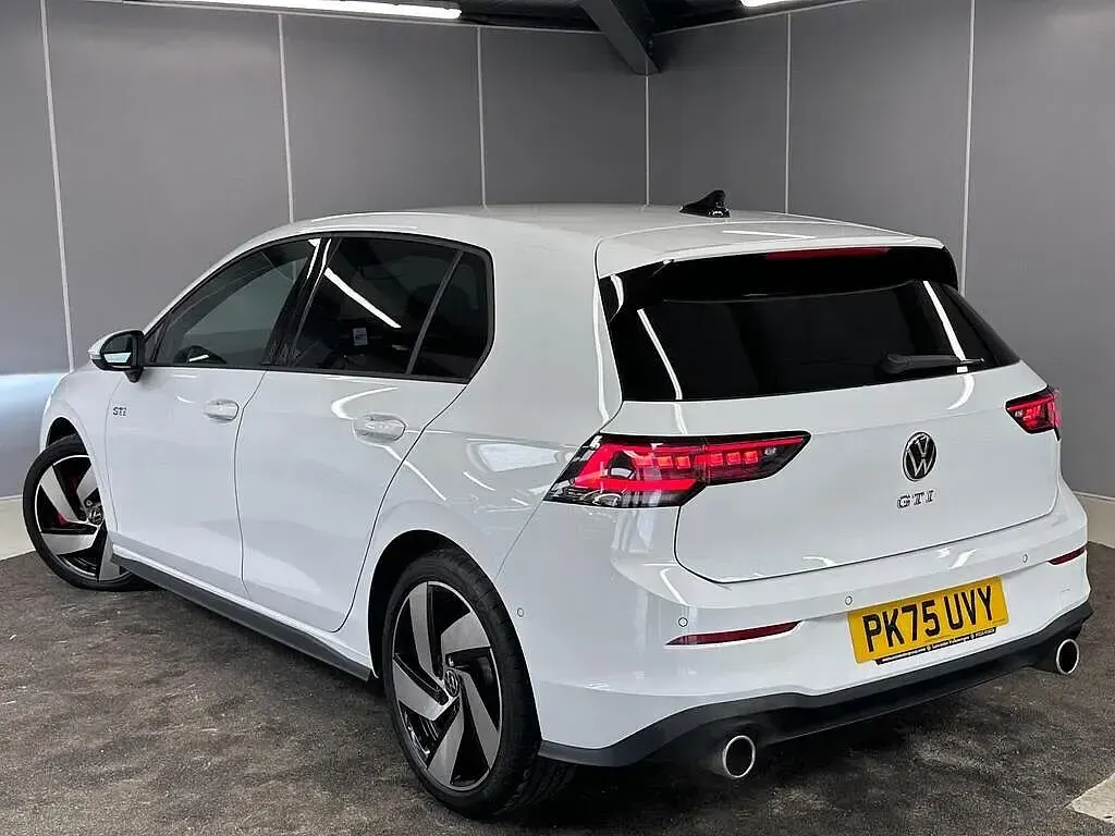 Used VW Golf VIII GTI 265 HP (194 kW) 2025 White Hatchback